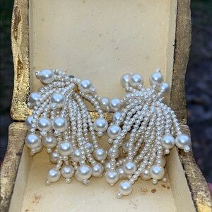 Vintage faux clip on pearl cluster earrings